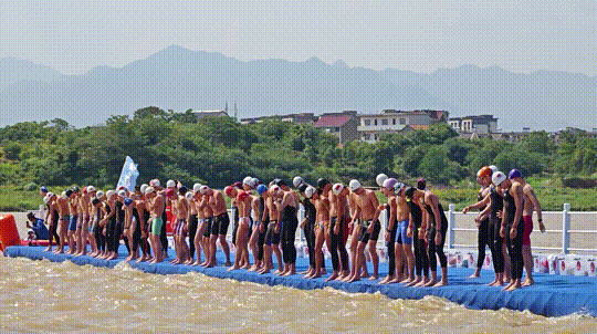 把求人的时间，变成破局的筹码！— 解读福建游泳的精进之道！